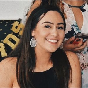 Meet your Posher, Nikol